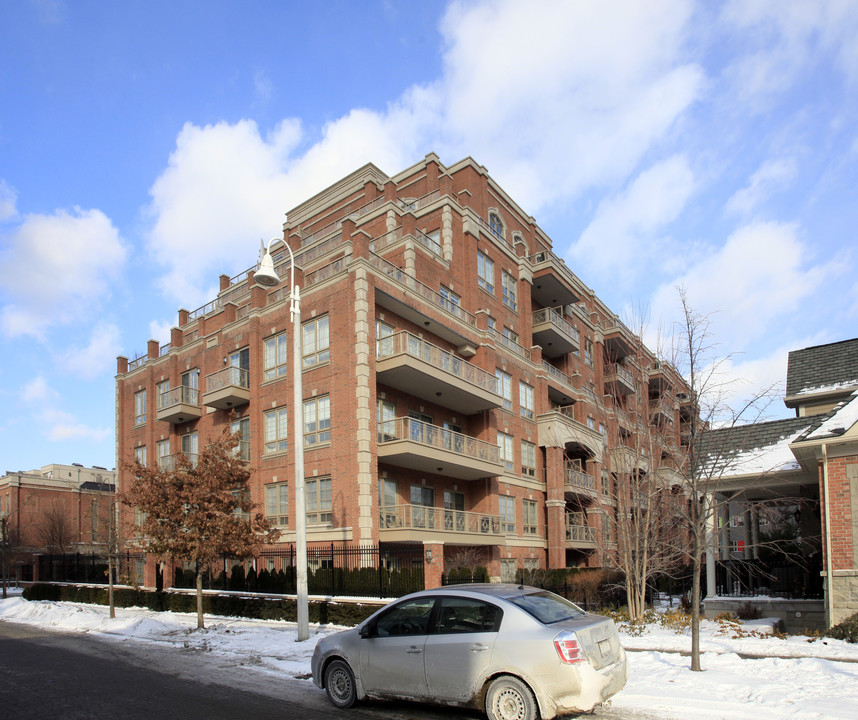 21 Burkebrook Pl in Toronto, ON - Building Photo