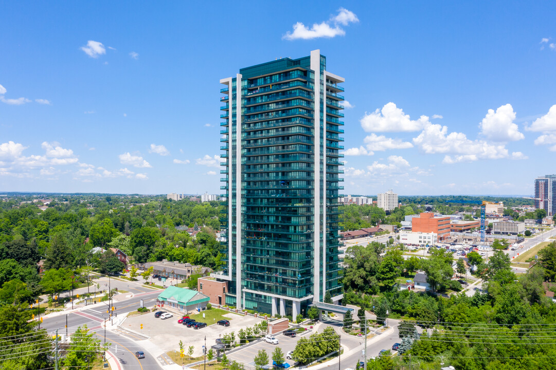 Park Place Condominiums in Brampton, ON - Building Photo