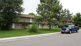 Plaza Pines Apartments