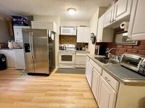 74 Gates St in Boston, MA - Building Photo - Building Photo