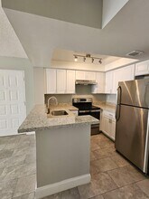 700 Executive Center Dr in West Palm Beach, FL - Building Photo - Building Photo