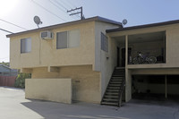 6324-6326 Comstock Ave in Whittier, CA - Foto de edificio - Building Photo