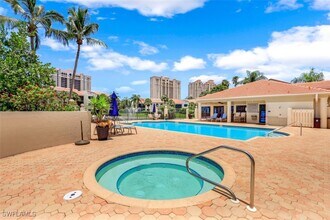 6500 Valen Way in Naples, FL - Building Photo - Building Photo