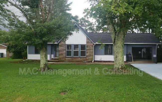 property at 1550 Lake Villa Cir