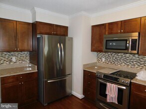 7805 Coddle Harbor Ln in Rockville, MD - Building Photo - Building Photo