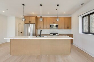 1619 W Lawrence Ave, Unit 2 in Chicago, IL - Building Photo - Building Photo