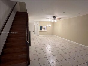 586 Westree Ln in Plantation, FL - Building Photo - Building Photo