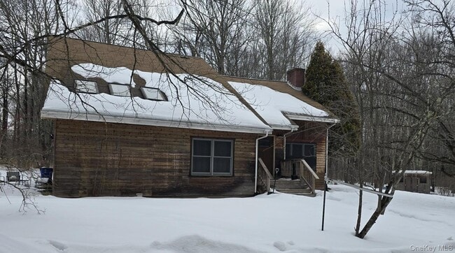 537 Old Tacy Rd in Swan Lake, NY - Building Photo - Building Photo