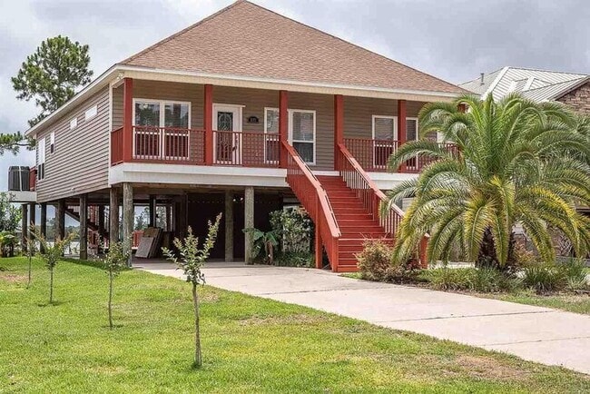 property at 2572 Gulf Breeze Ave
