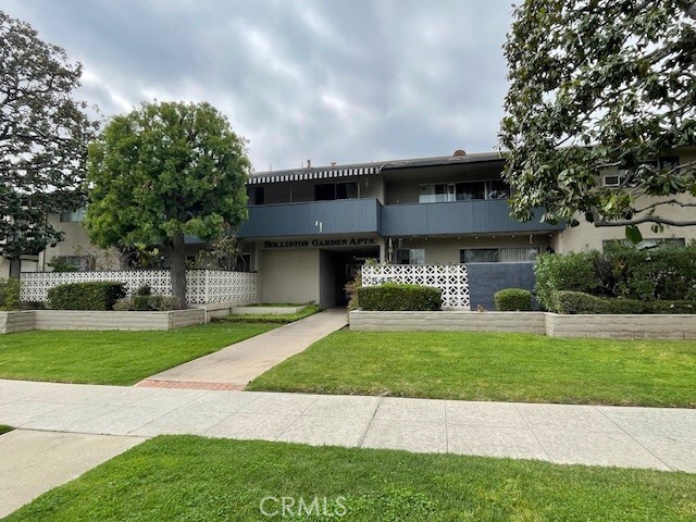 545 N Holliston Ave