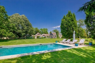 265 Mecox Road in Water Mill, NY - Building Photo - Building Photo