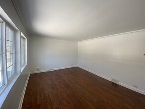7935 S Lorel Ave in Burbank, IL - Building Photo - Building Photo