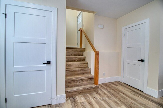 109 Penrose St in Sarnia, ON - Building Photo - Building Photo