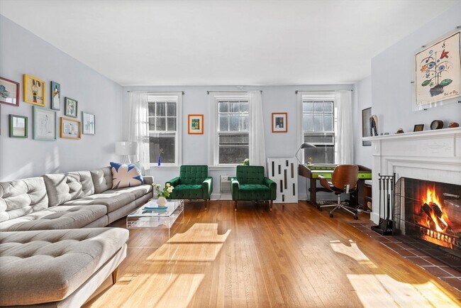 325 Tappan St in Brookline, MA - Building Photo - Building Photo