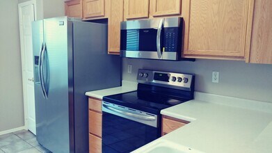 8130 N 112th Ave in Peoria, AZ - Building Photo - Building Photo