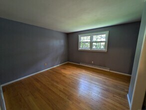 24 College St in Clinton, CT - Building Photo - Building Photo