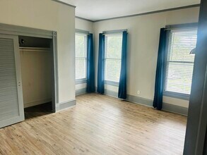 1107 Montauk Ave, Unit B Second Floor in Mobile, AL - Foto de edificio - Building Photo