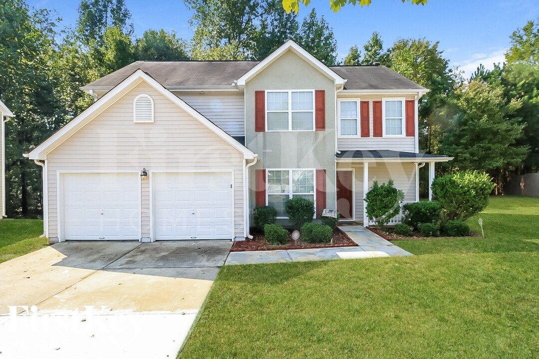 338 Breeze Mdw in Fairburn, GA - Building Photo