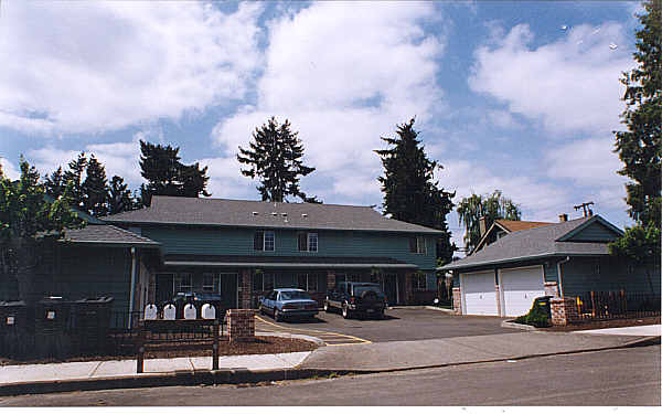 2531-2549 SE 85TH Ave in Portland, OR - Building Photo - Building Photo