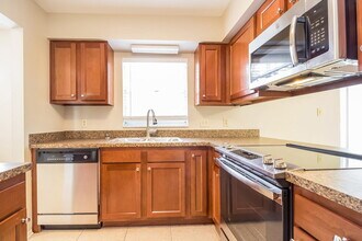 234 Oak Rd in Winter Springs, FL - Foto de edificio - Building Photo