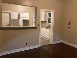 112 Pineview Dr in Houston, TX - Building Photo - Building Photo