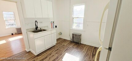 130 S Rebecca Ave in Scranton, PA - Building Photo - Building Photo