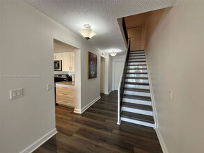 10850 S Golfview Dr in Pembroke Pines, FL - Building Photo - Building Photo