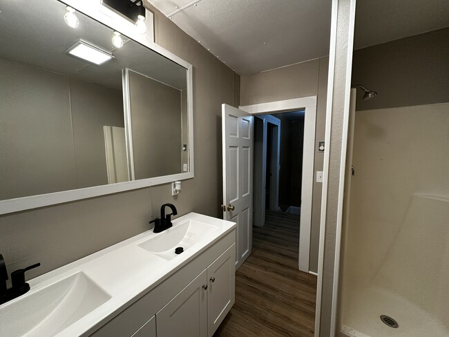 408 S Queen St in Littlestown, PA - Building Photo - Building Photo