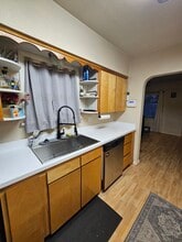 1619 E 34th St in Tacoma, WA - Foto de edificio - Building Photo