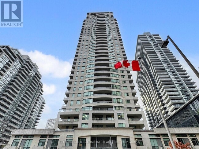 property at 23 Hollywood Ave