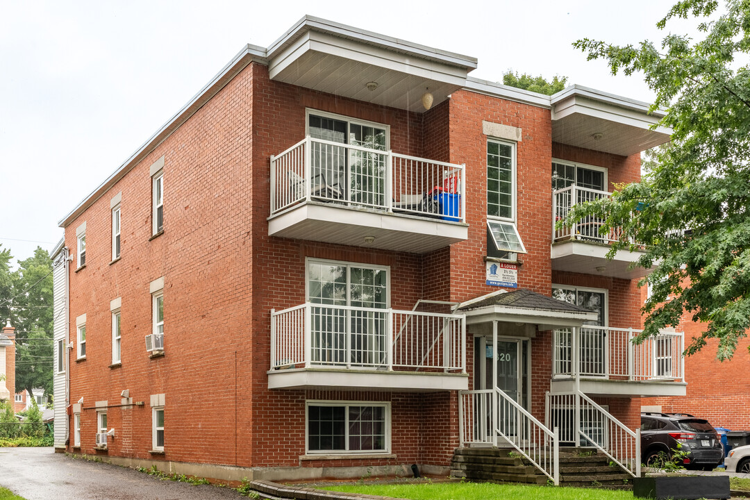 320 De La Colombière Rue E in Québec, QC - Building Photo