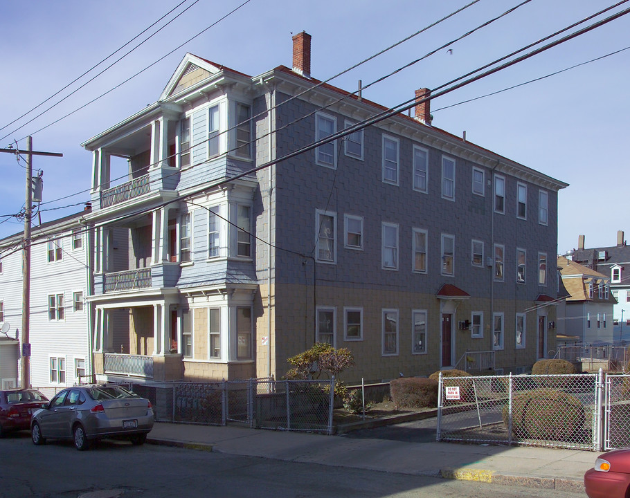 302 Hope St in Fall River, MA - Building Photo