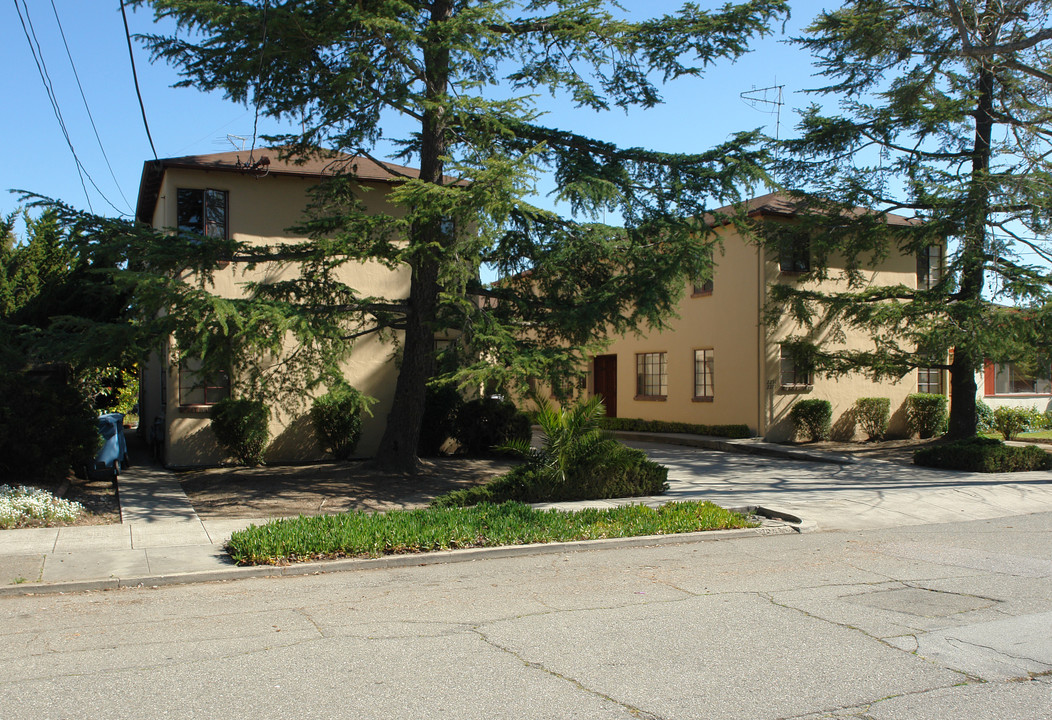 College Terrace Apartments in Palo Alto, CA - Building Photo