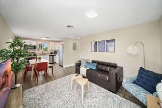 2311 Scott St, Unit 4 in Hollywood, FL - Building Photo - Building Photo