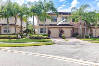 356 SE Bloxham Way in Stuart, FL - Building Photo - Building Photo