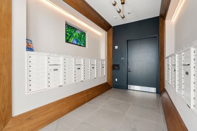 191 Washington St, Unit 1 in Boston, MA - Building Photo - Building Photo