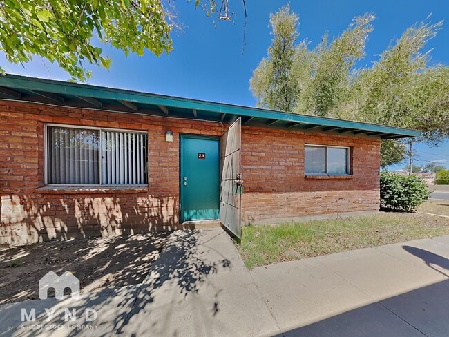 property at 910 S Dorsey Ln