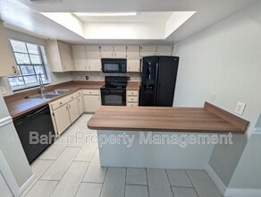 4007 Ashford Green Pl in Tampa, FL - Building Photo - Building Photo