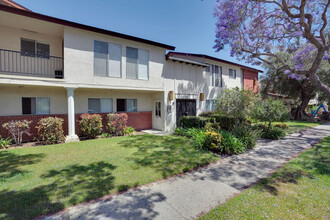 372 Freeman Ave in Long Beach, CA - Building Photo - Primary Photo