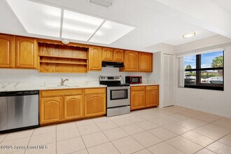5610 N Banana River Blvd in Cocoa Beach, FL - Building Photo - Building Photo