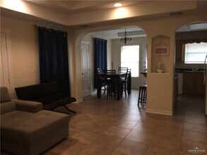 4008 Parkplace Ave, Unit 4 in Pharr, TX - Building Photo - Building Photo