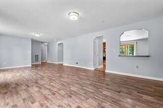 4809 Madison Ave in Trumbull, CT - Building Photo - Building Photo