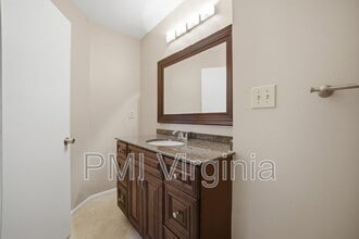 5140 Glenwood Way in Virginia Beach, VA - Building Photo - Building Photo