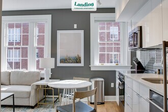 2512 Q St NW, Unit 216.391674 in Washington, DC - Building Photo - Building Photo
