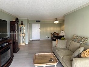 210 174th St in Sunny Isles Beach, FL - Building Photo - Building Photo