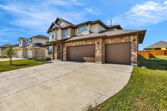 146 Dogvane Cir in Kyle, TX - Foto de edificio - Building Photo