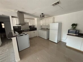 1303 E Myrtle St in Fort Worth, TX - Building Photo - Building Photo