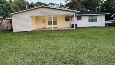 4215 Heath Dr in Baker, LA - Building Photo - Building Photo