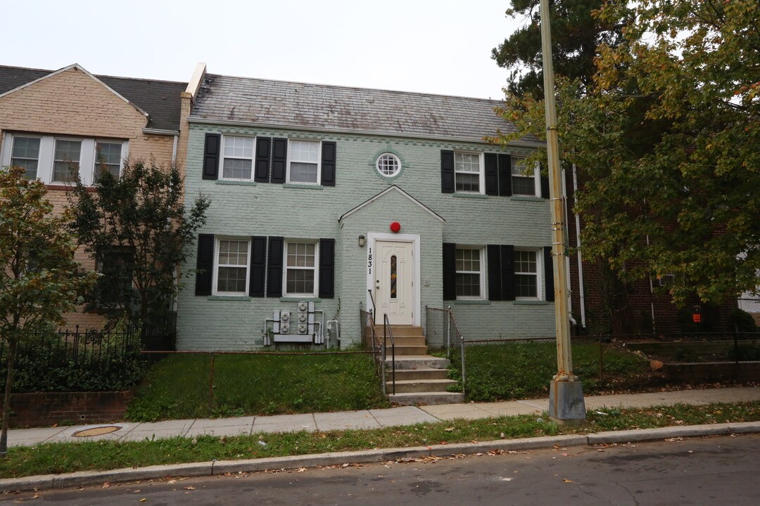 1831 D St NE in Washington, DC - Building Photo