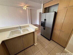 1 Keahole Pl in Honolulu, HI - Building Photo - Building Photo